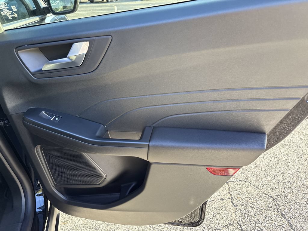 New 2026 Ford Escape ST-Line w/ Tech Pack #1 FWD image 16