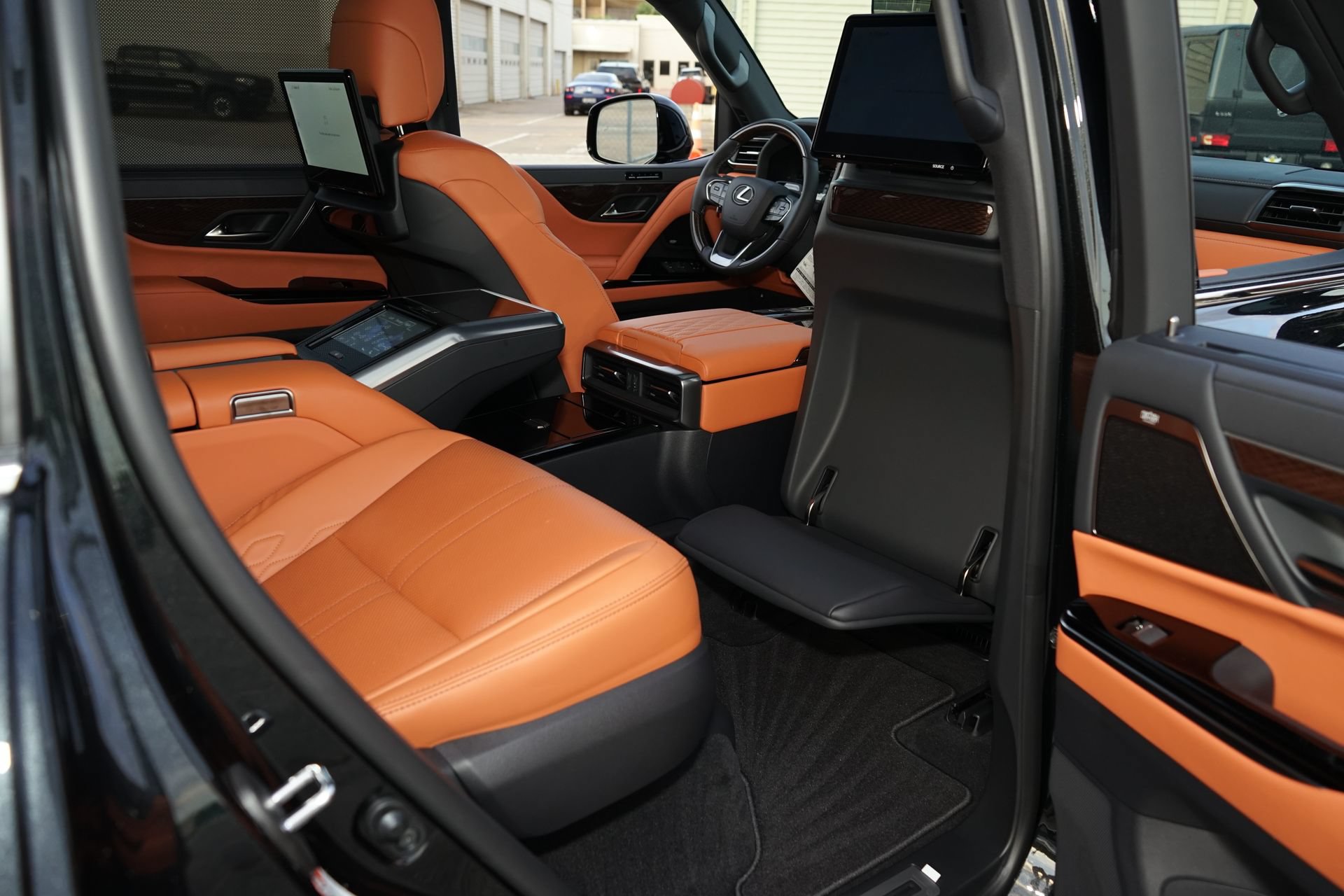 Used 2026 Lexus LX 700h Ultra Luxury w/ Accessory Package (Z1) AWD/4WD image 26