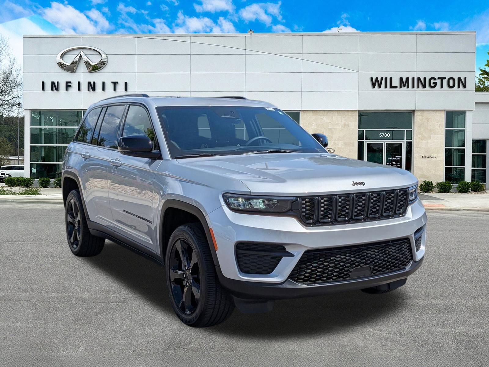 Used 2025 Jeep Grand Cherokee Altitude