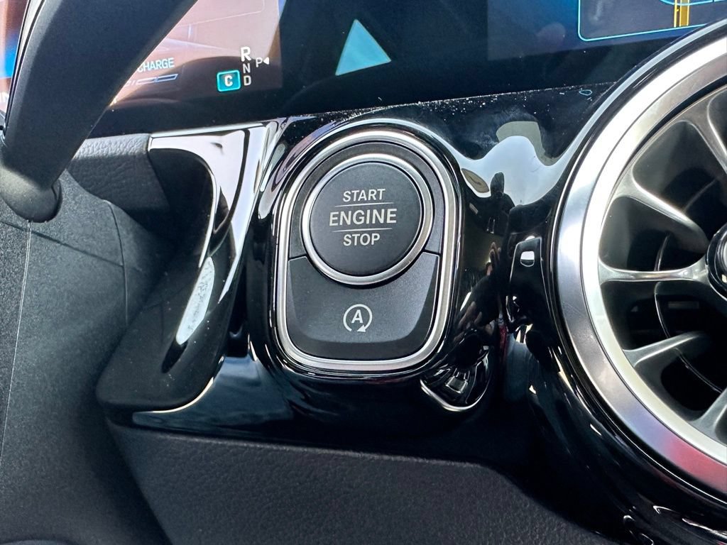New 2025 Mercedes-Benz GLA 35 AMG 4MATIC image 22