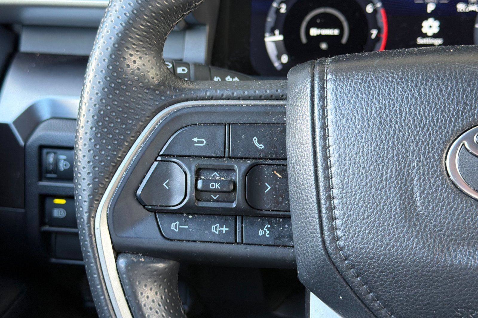 Used 2025 Toyota 4Runner TRD Off-Road Premium AWD/4WD image 30