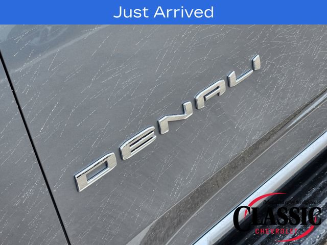 Used 2025 GMC Yukon Denali RWD image 13