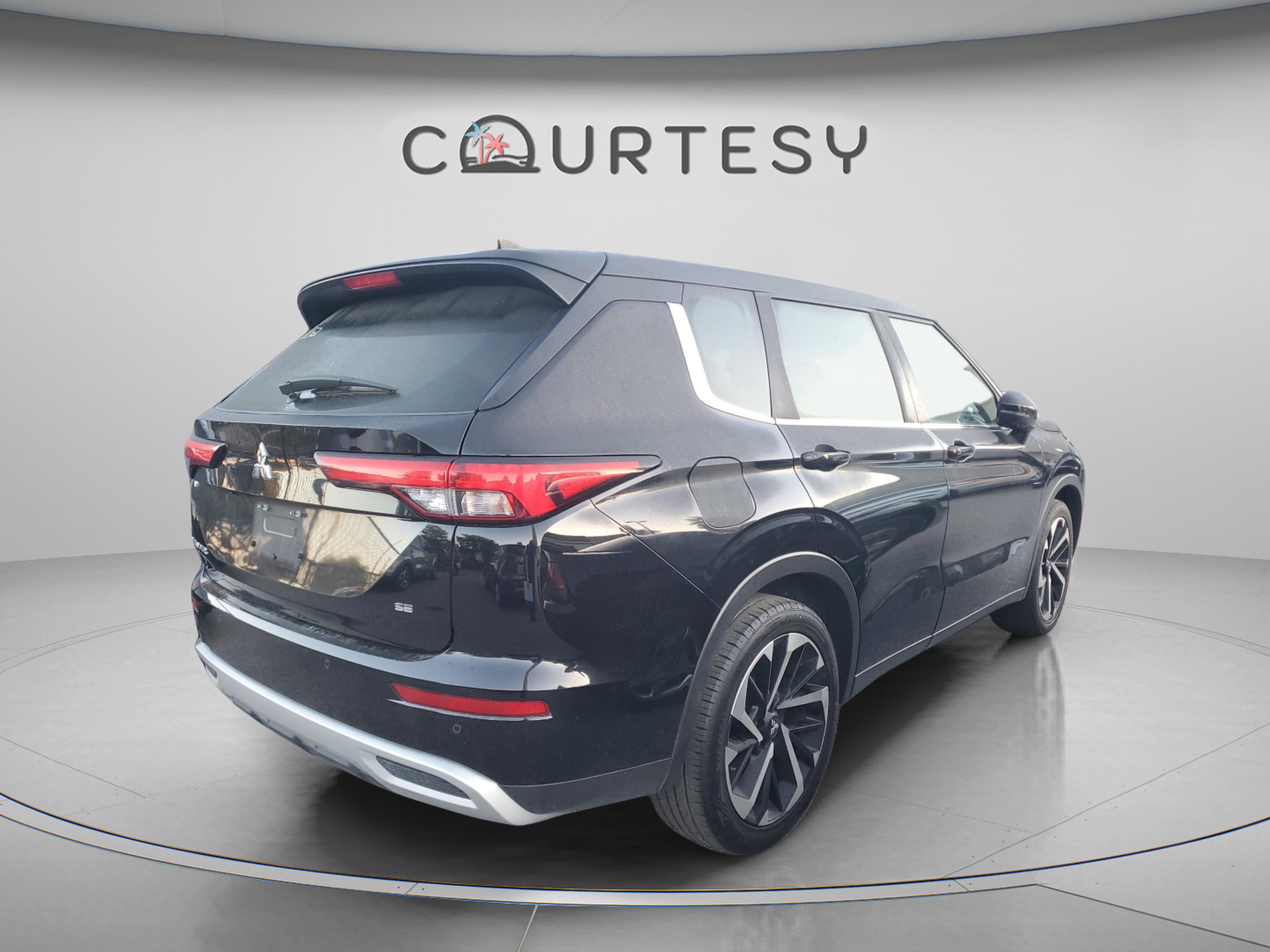 Used 2024 Mitsubishi Outlander SE FWD image 16