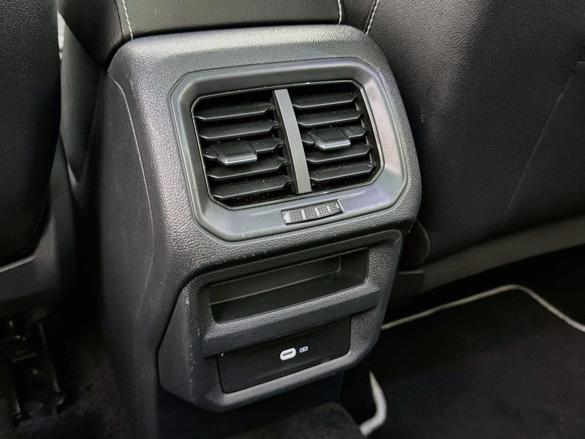 Certified 2023 Volkswagen Taos SE w/ Panoramic Sunroof Package FWD image 25