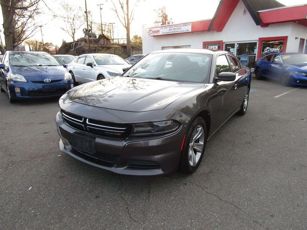 Used 2015 Dodge Charger SE w/ Sport Appearance Group image 1