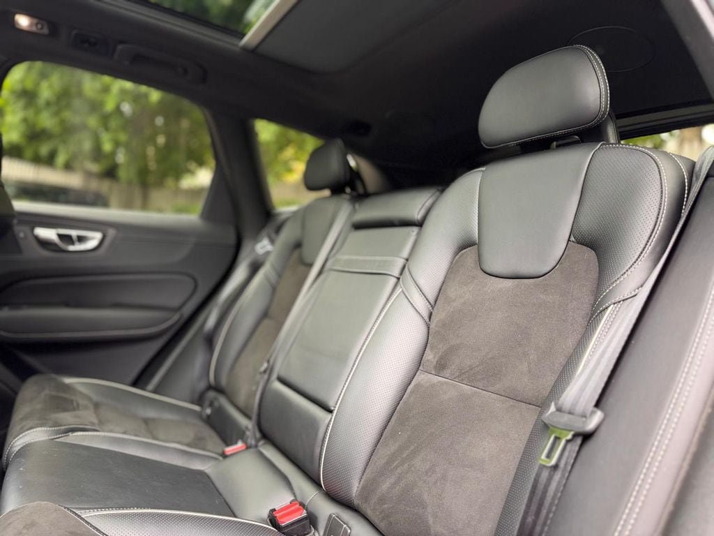 Used 2019 Volvo XC60 T6 R-Design w/ Protection Package AWD/4WD image 21