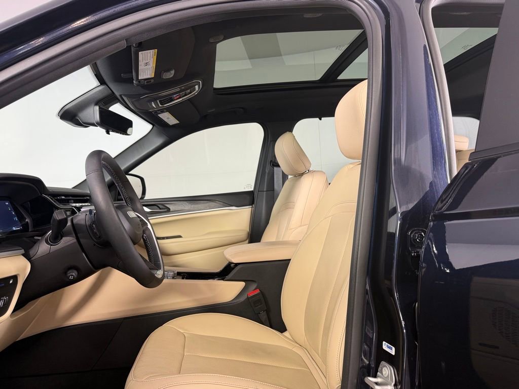 Used 2022 Jeep Grand Cherokee Limited 4xe w/ Luxury Tech Group II image 26