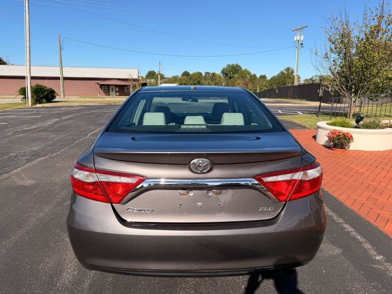 Used 2015 Toyota Camry XLE FWD image 6