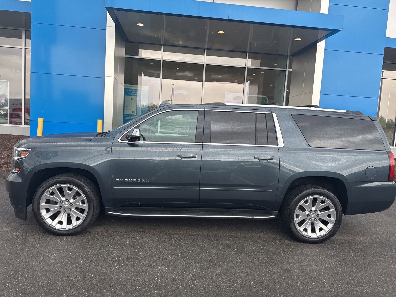 Used 2019 Chevrolet Suburban Premier AWD/4WD image 9
