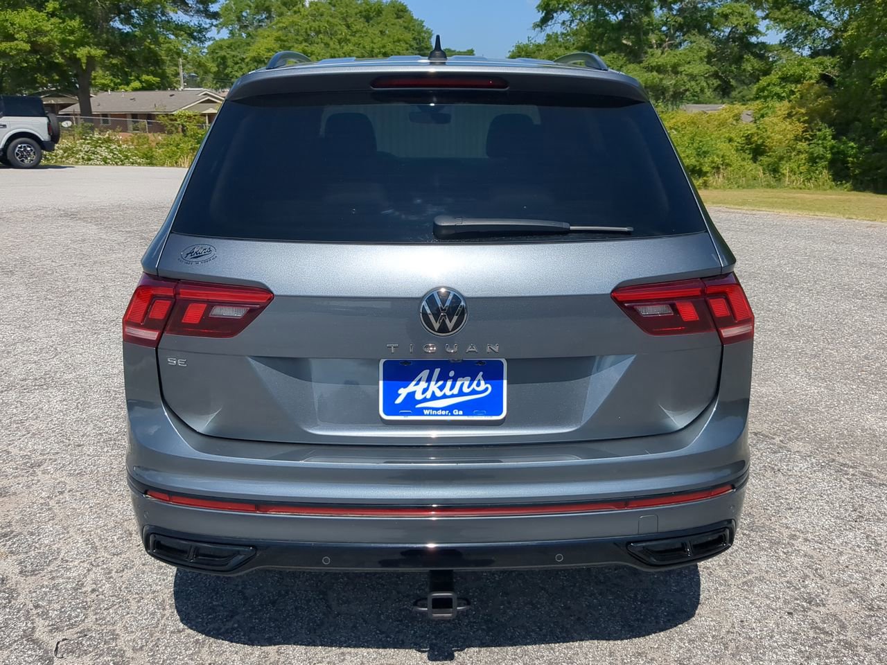 Used 2023 Volkswagen Tiguan SE R-Line FWD image 4