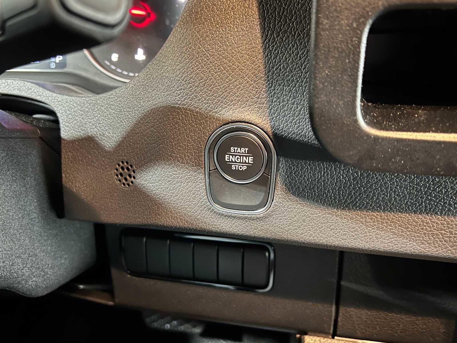 Used 2025 Mercedes-Benz Sprinter 2500 image 29