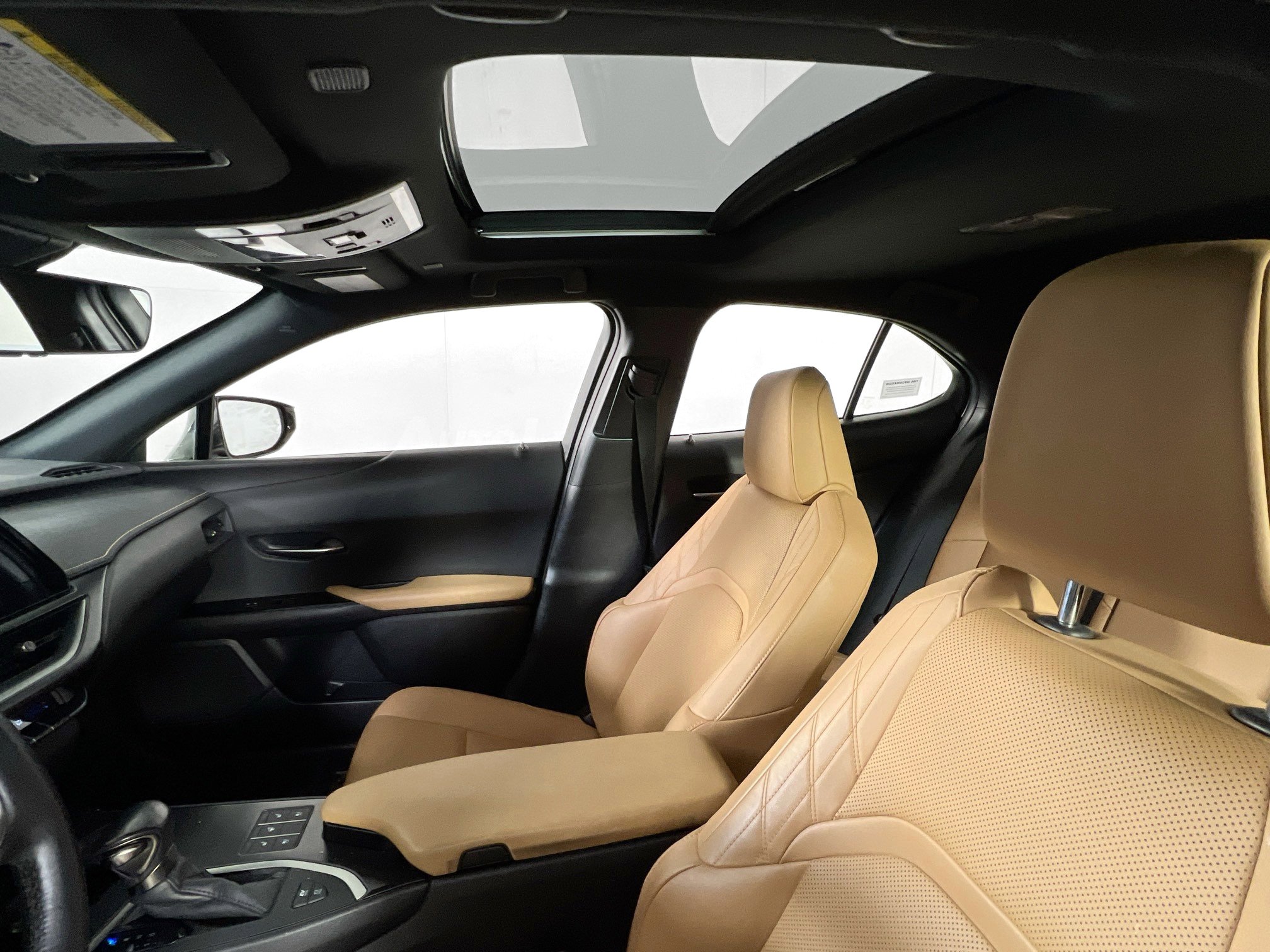 Used 2023 Lexus UX 250h AWD w/ Premium Package image 22