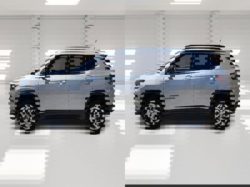 Certified 2025 Jeep Compass Latitude AWD/4WD image 2