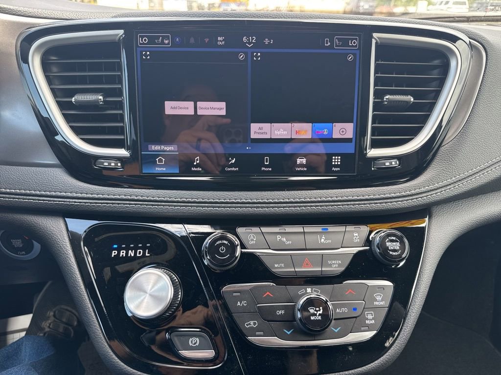 New 2026 Chrysler Pacifica Select image 31