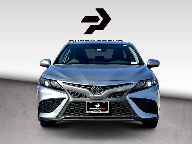 Used 2021 Toyota Camry SE image 3