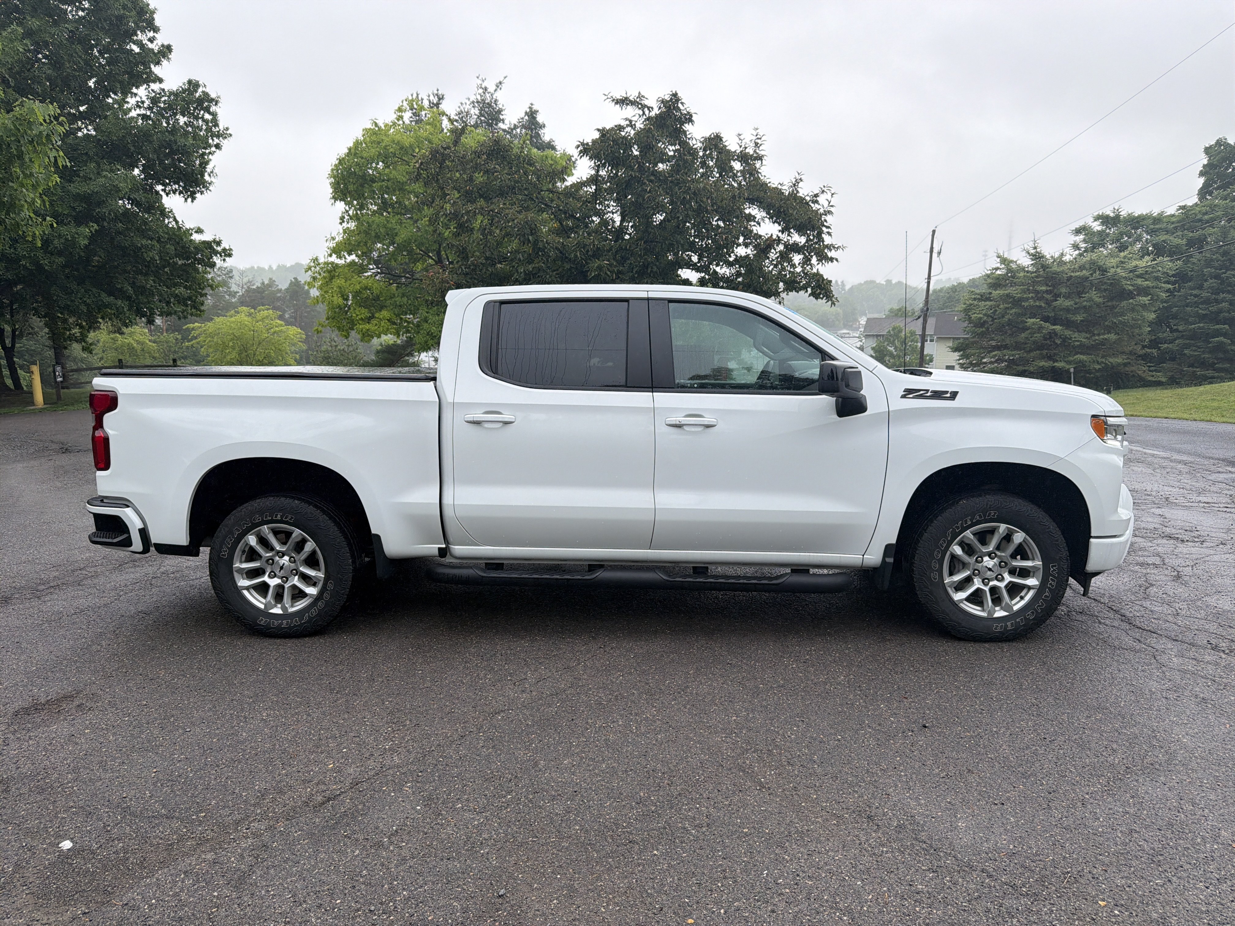 Used 2023 Chevrolet Silverado 1500 RST AWD/4WD image 2