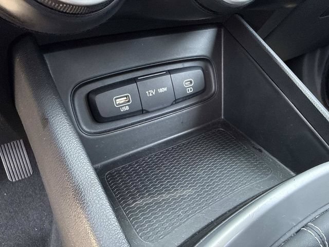 Used 2025 Hyundai Venue SEL FWD image 27