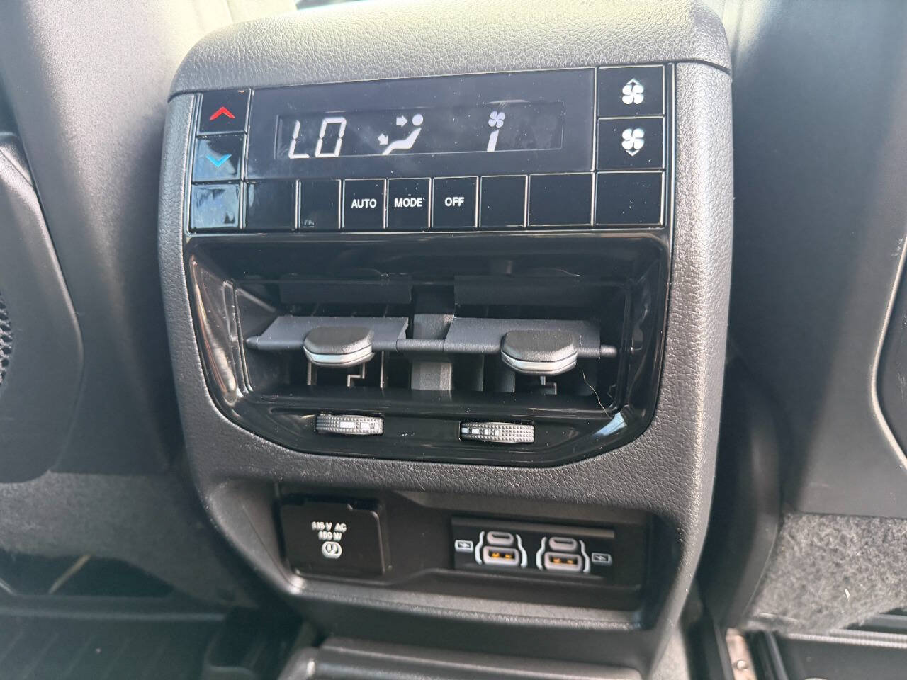 Used 2022 Jeep Grand Cherokee L Laredo AWD/4WD image 19