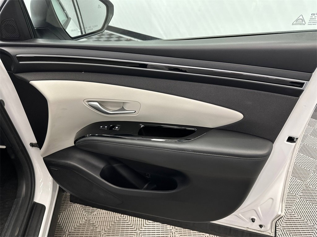 Used 2023 Hyundai Tucson Limited image 16