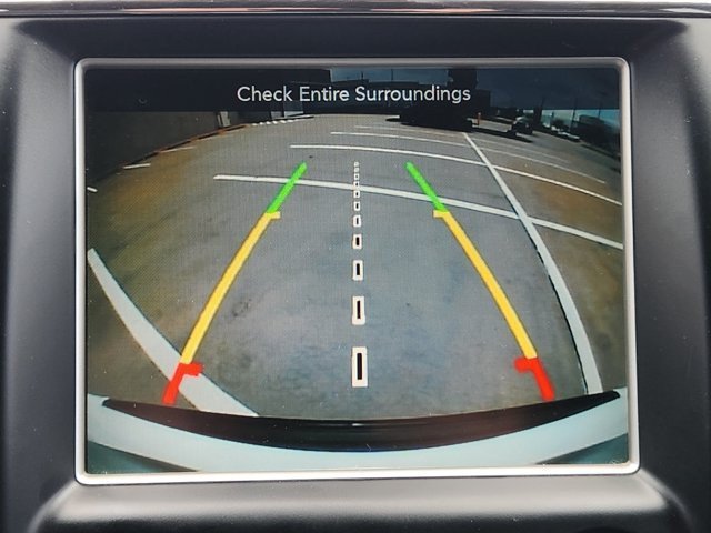 Used 2015 Jeep Grand Cherokee Altitude RWD image 16