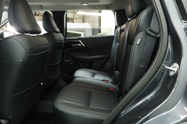New 2026 Mitsubishi Outlander SEL FWD image 23