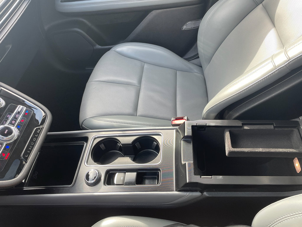 Used 2021 Lincoln Corsair Reserve w/ Equipment Group 201A image 28