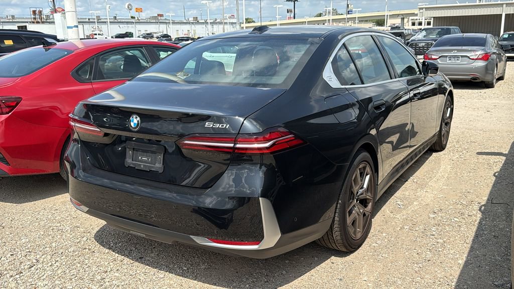 Used 2026 BMW 530i RWD image 3