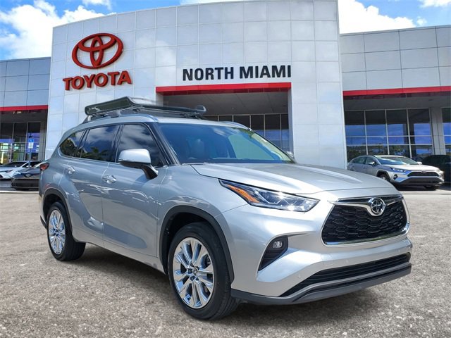 Used 2022 Toyota Highlander Limited