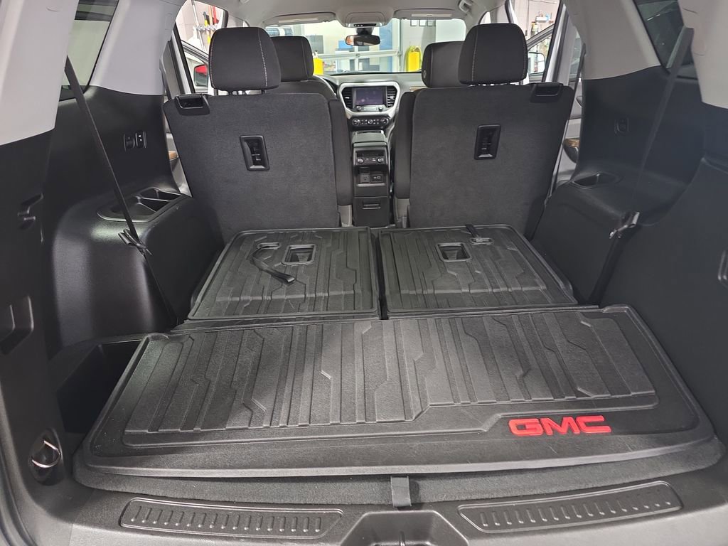 Certified 2023 GMC Acadia SLE w/ Driver Convenience Package image 14