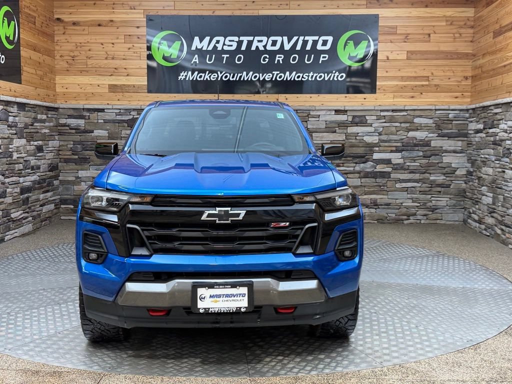 Used 2024 Chevrolet Colorado Z71 w/ Z71 Convenience Package 2 AWD/4WD image 3