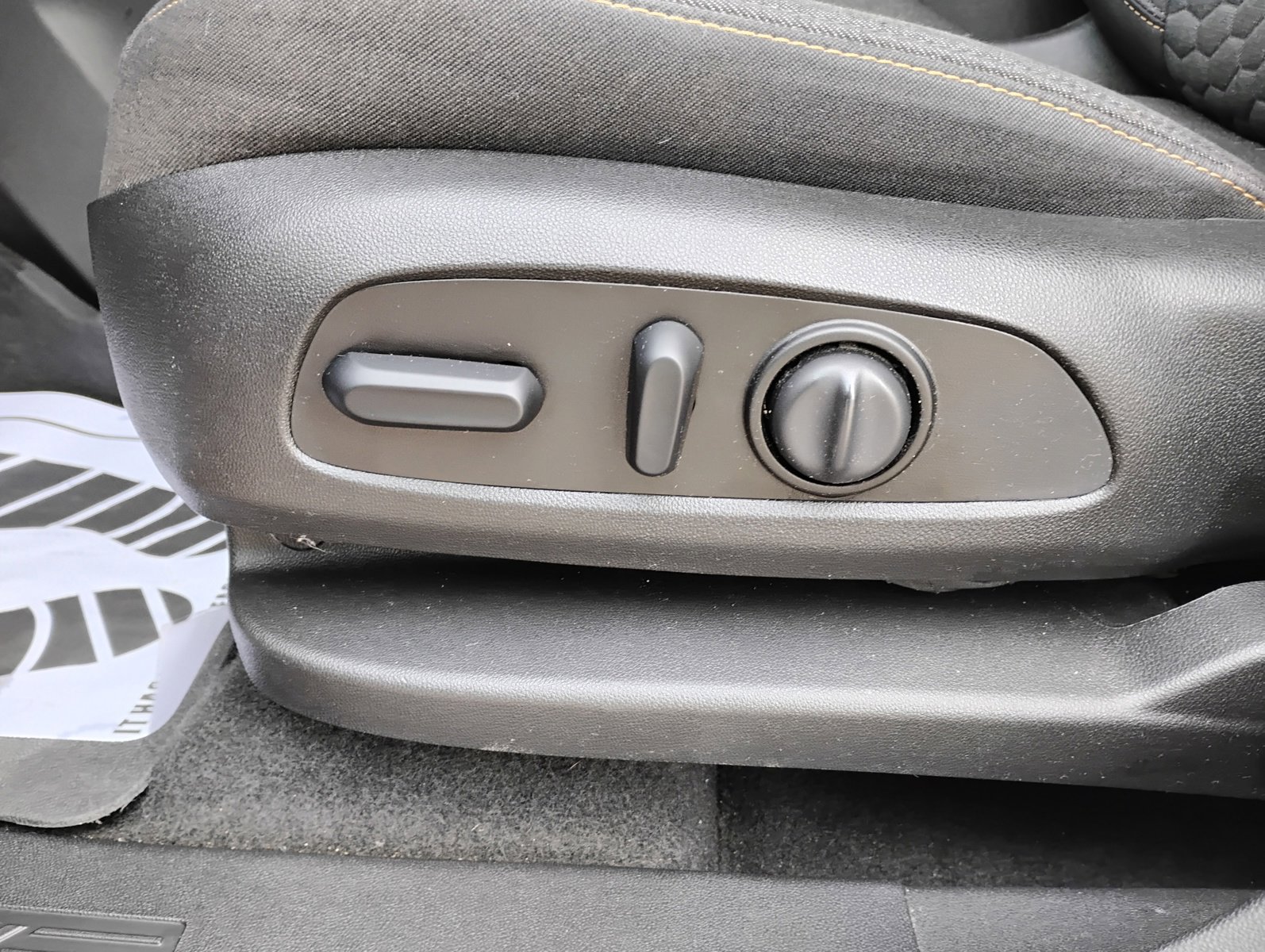 Used 2018 Chevrolet Equinox LT image 13