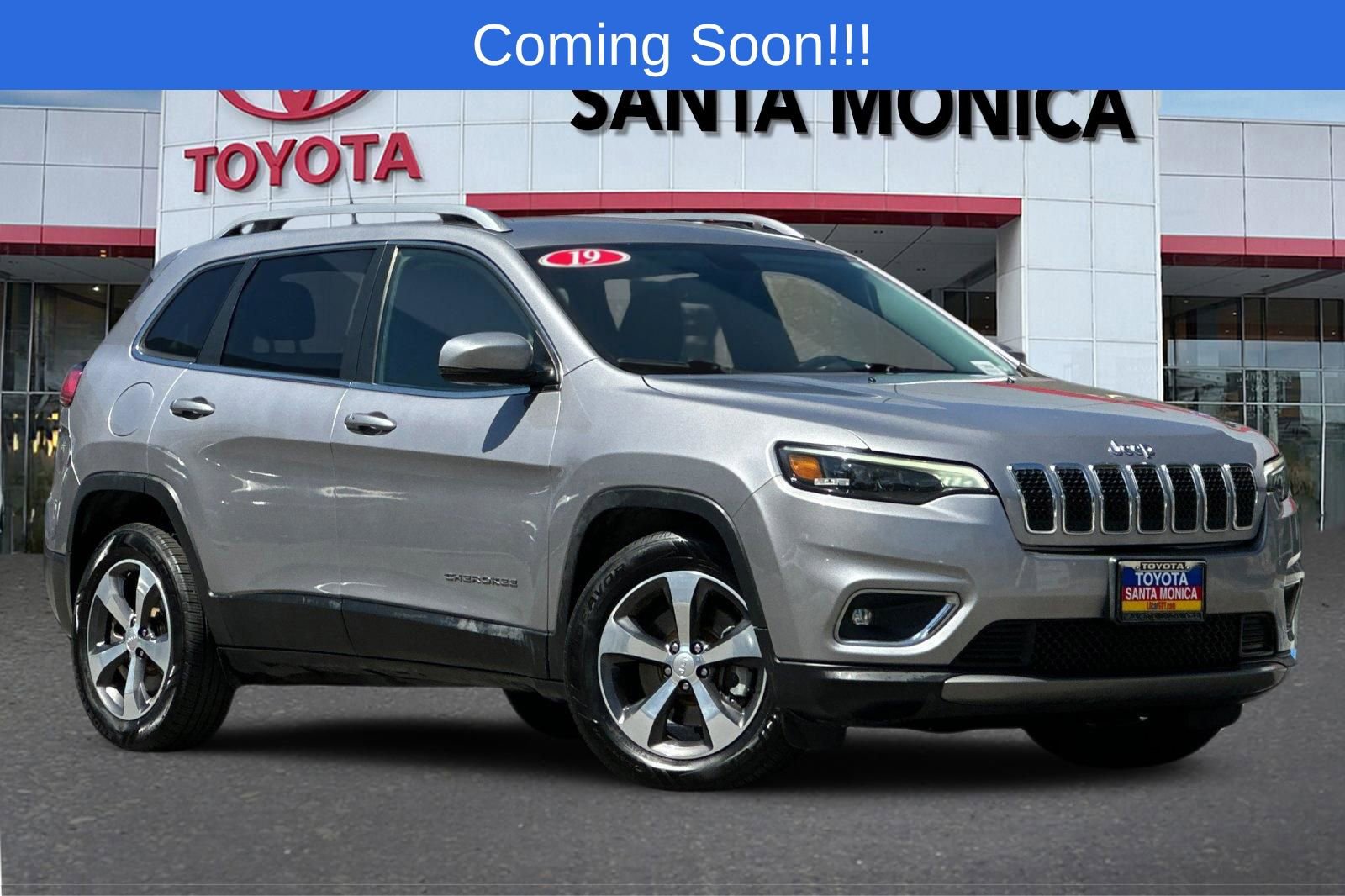 Used 2019 Jeep Cherokee Limited image 2