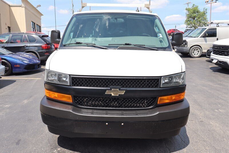 Used 2018 Chevrolet Express 2500 w/ Communications Package RWD image 2