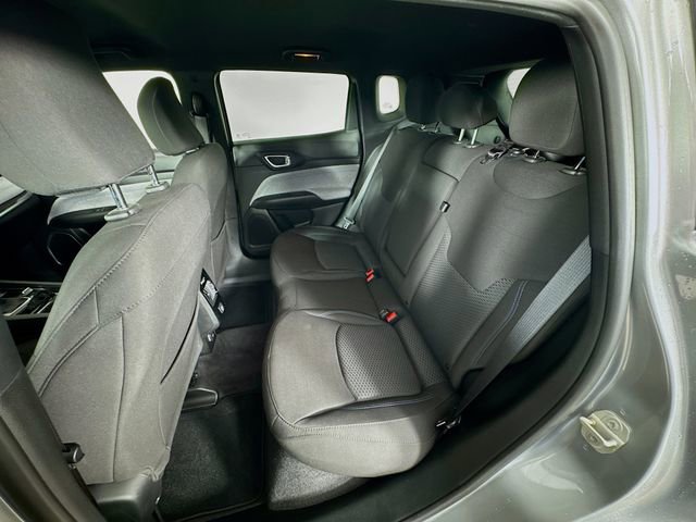 Used 2023 Jeep Compass Sport image 26