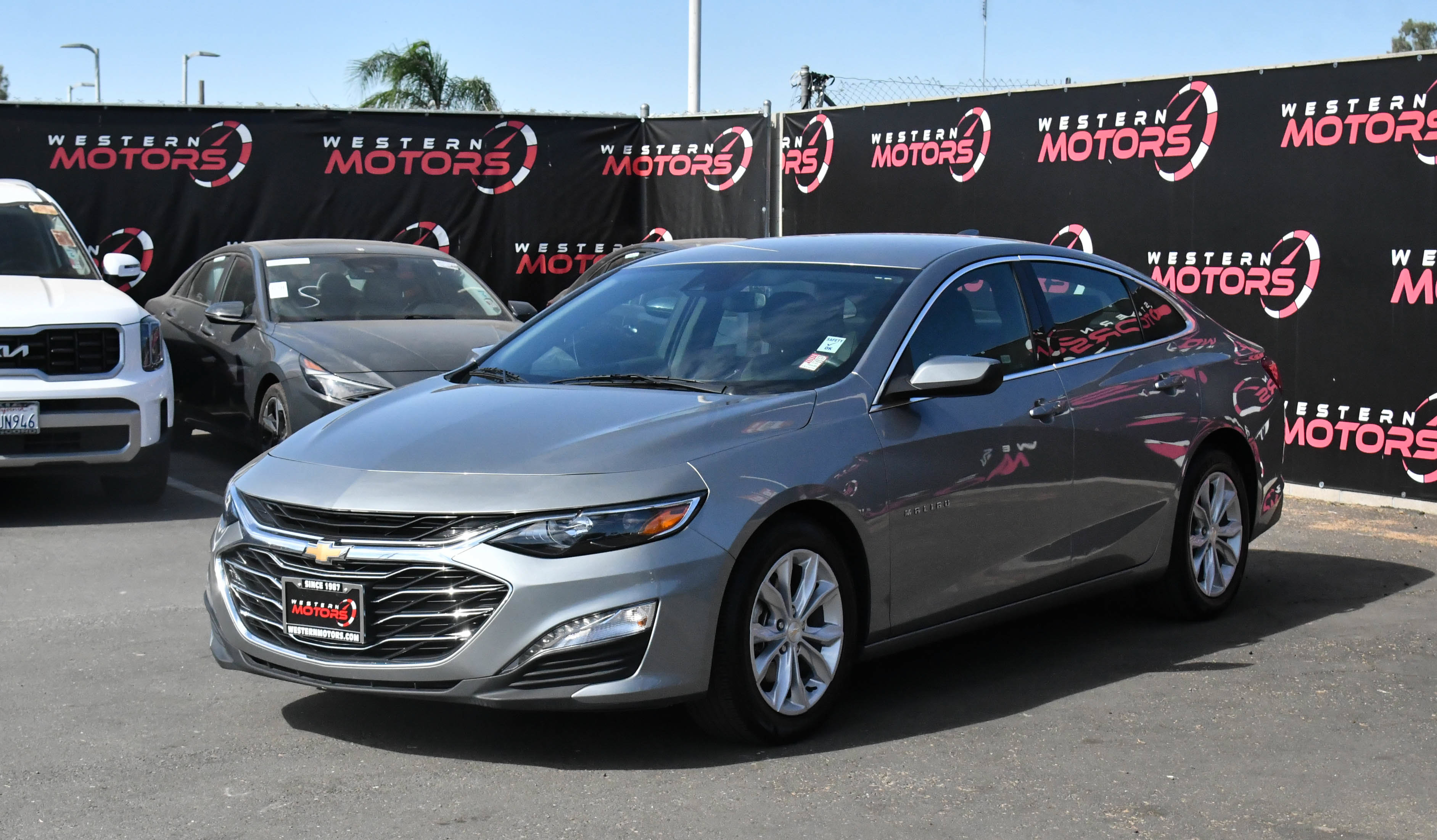 Used 2024 Chevrolet Malibu LT FWD image 3