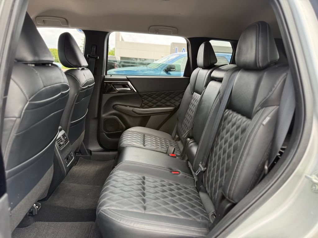 Used 2022 Mitsubishi Outlander SEL AWD/4WD image 14