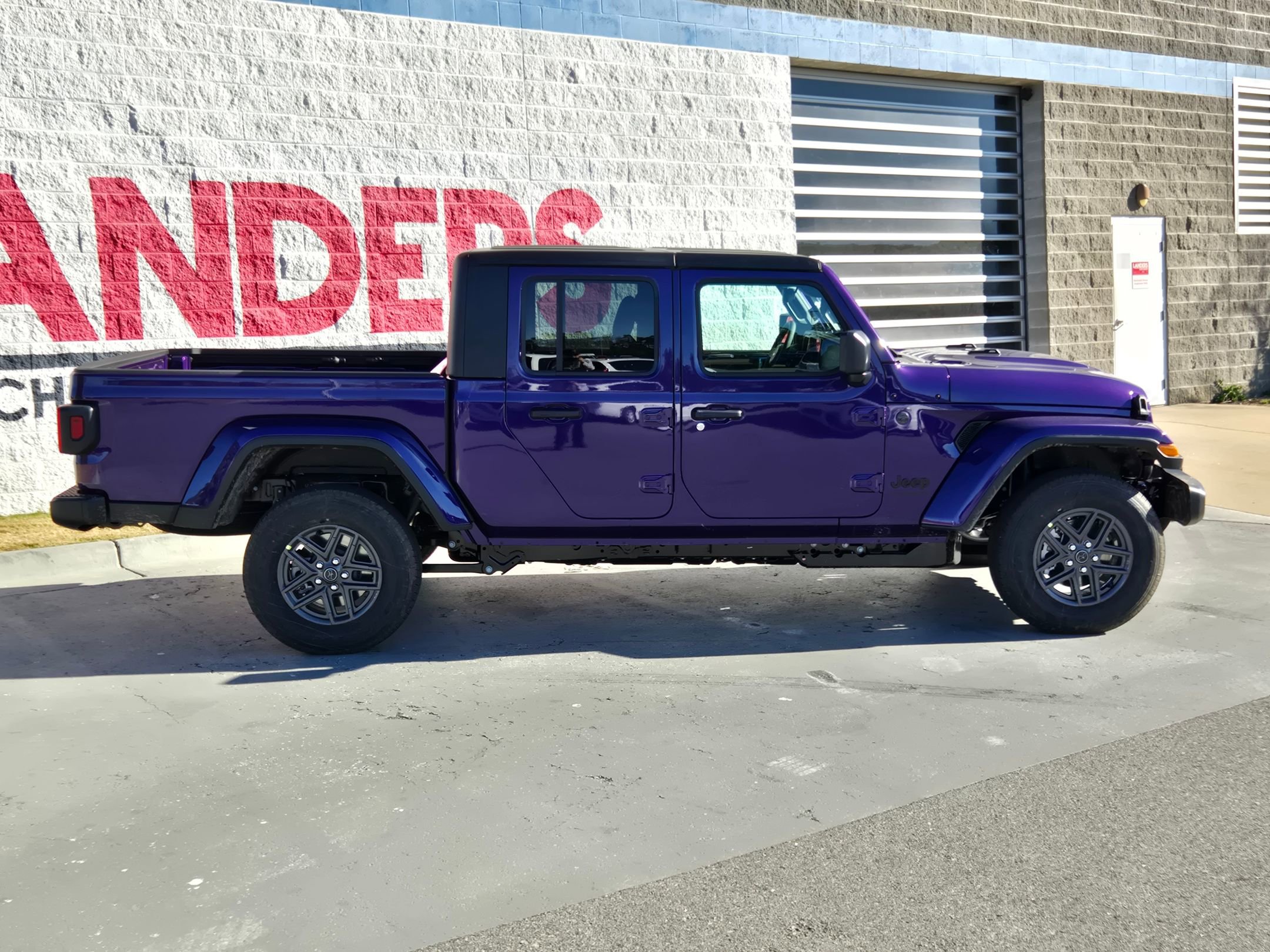 New 2026 Jeep Gladiator Sport image 8