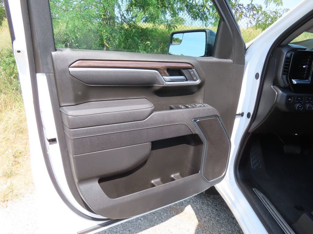 Used 2025 Chevrolet Silverado 1500 RST AWD/4WD image 27