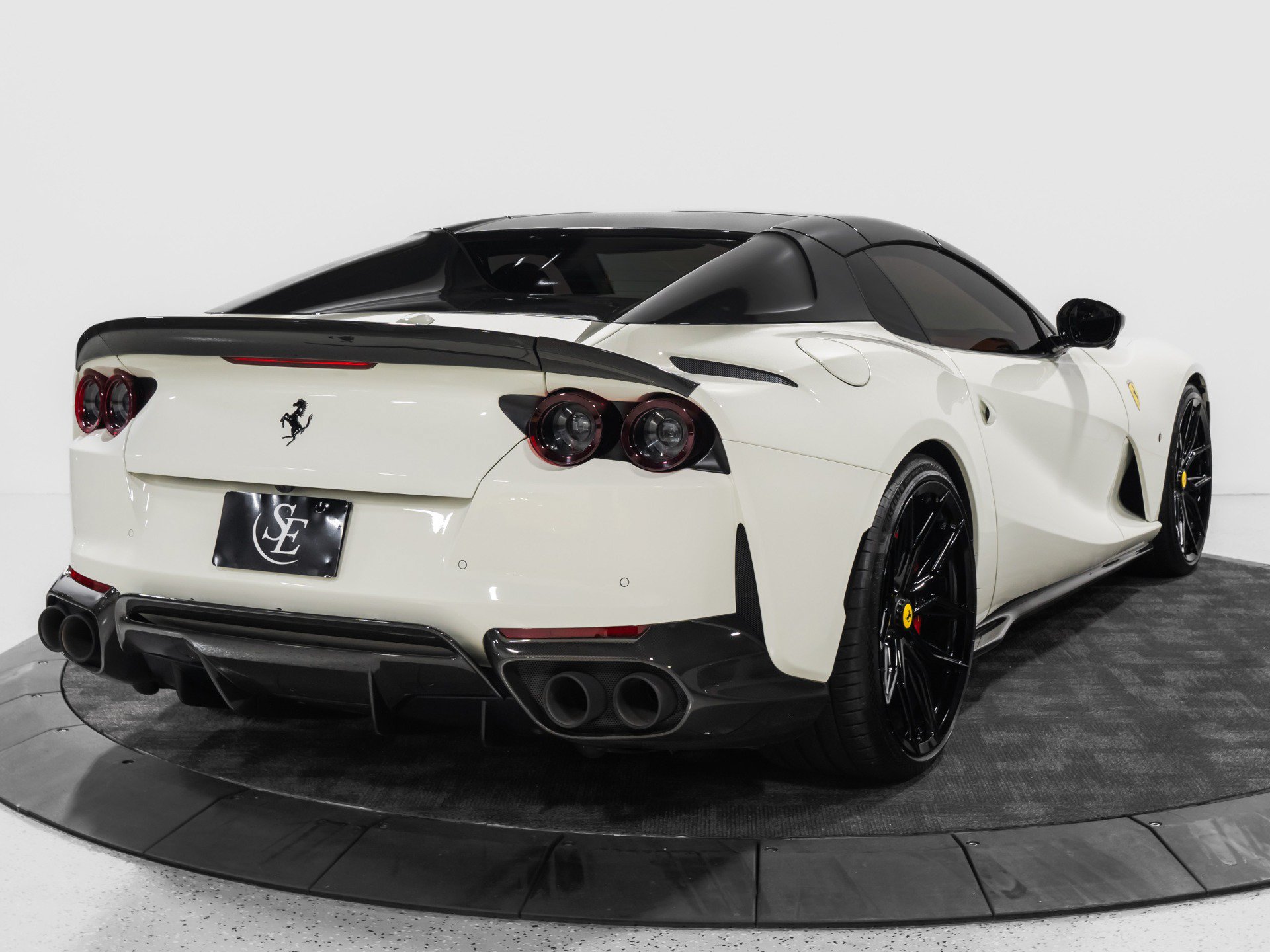 Used 2023 Ferrari 812 GTS RWD image 22
