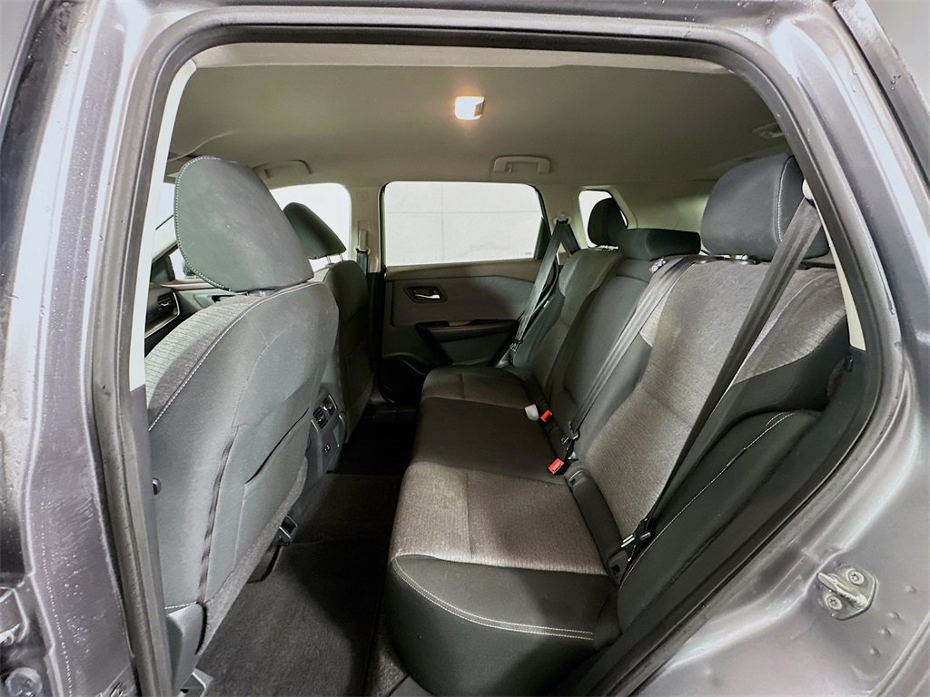 Used 2021 Nissan Rogue SV image 22