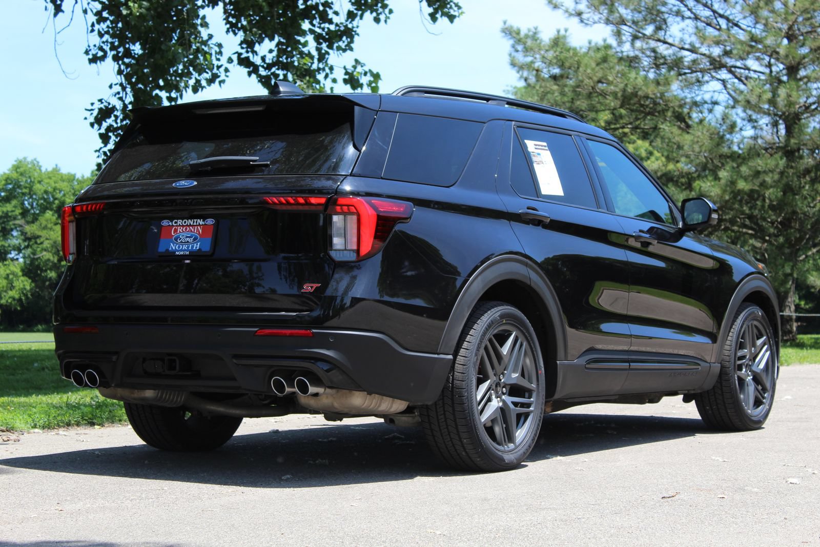 Used 2025 Ford Explorer ST AWD/4WD image 8