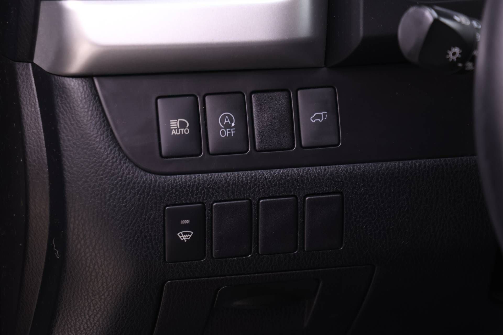 Used 2018 Toyota Highlander SE AWD/4WD image 21