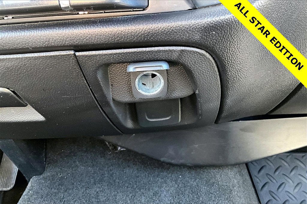 Used 2017 Chevrolet Silverado 1500 LT w/ All Star Edition image 32