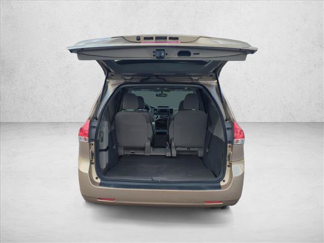 Used 2012 Toyota Sienna LE FWD image 6