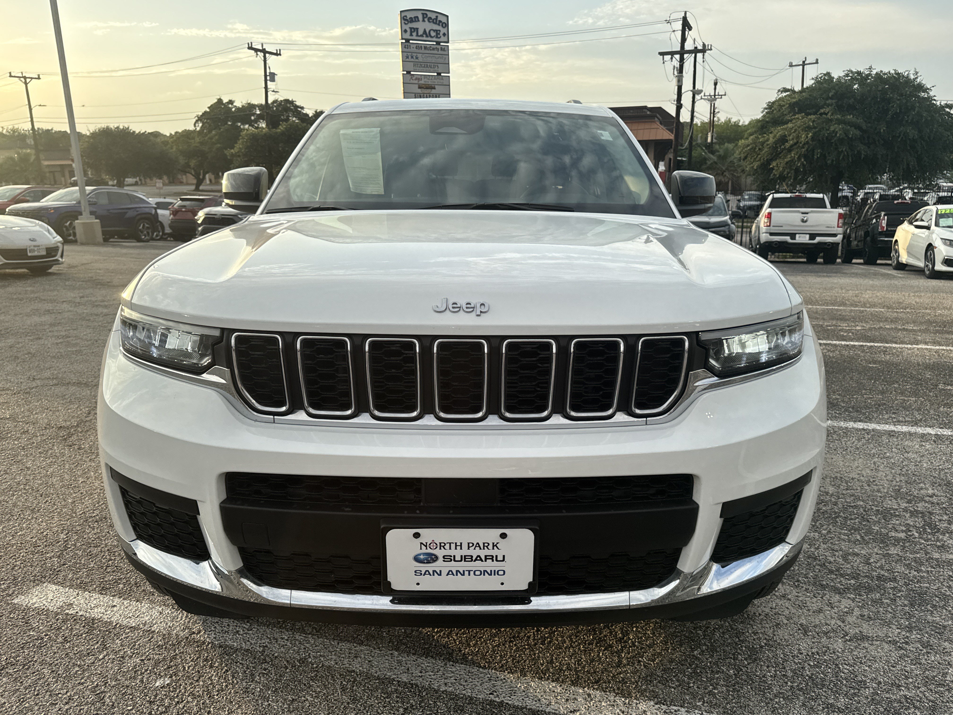 Used 2023 Jeep Grand Cherokee L Laredo w/ Trailer Tow Group (B) AWD/4WD image 8