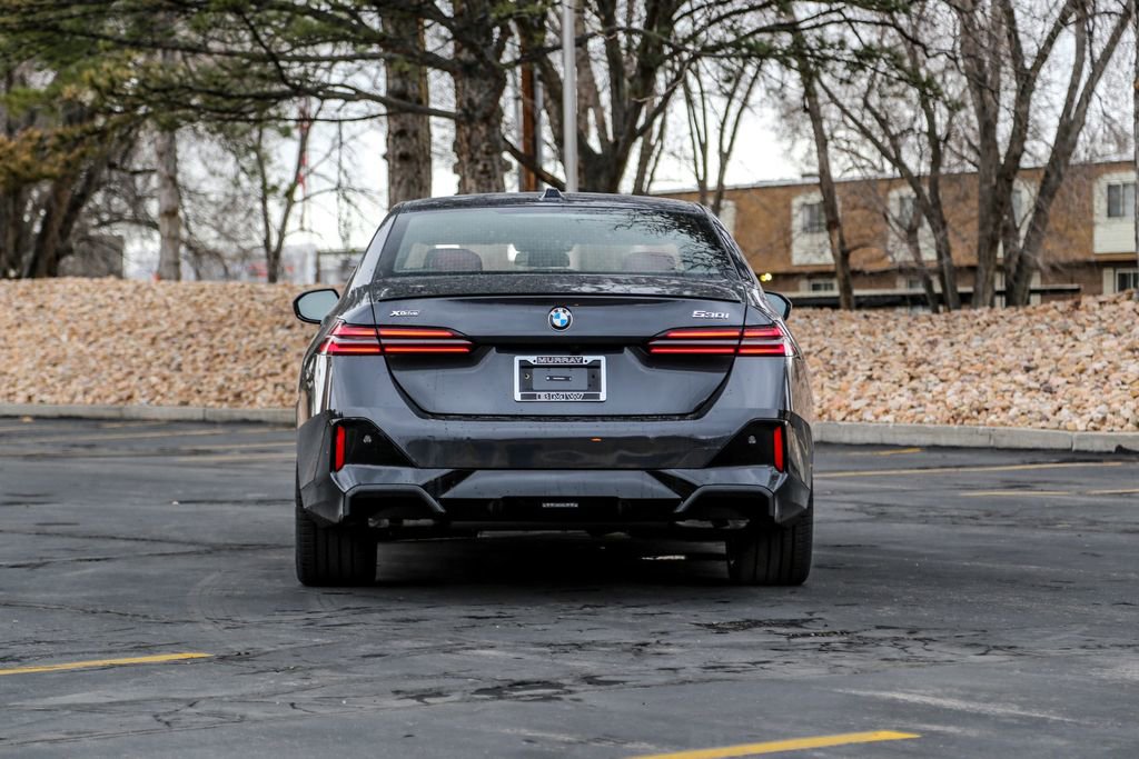 New 2026 BMW 530i xDrive w/ M Sport Package image 4