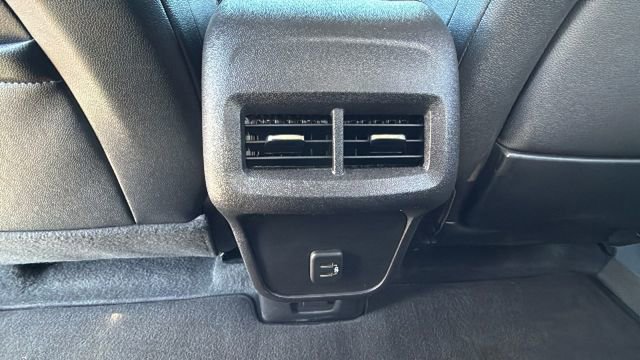Used 2024 GMC Terrain SLT image 25