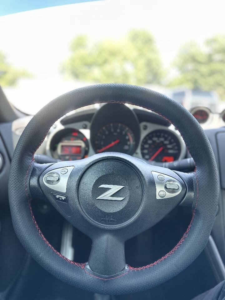 Used 2014 Nissan 370Z Coupe RWD image 17