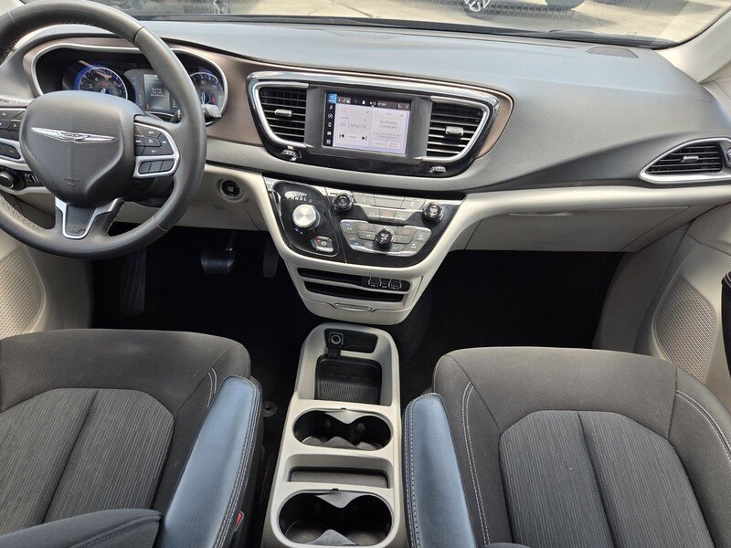 Certified 2023 Chrysler Voyager LX FWD image 13