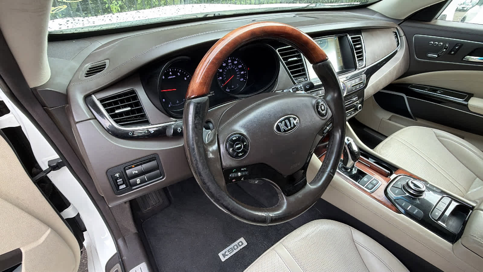 Used 2016 Kia K900 Luxury image 10